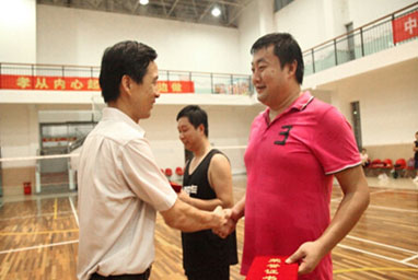 孝感卓凡文化傳媒中心承辦市區(qū)兩級企業(yè)籃球聯(lián)賽圓滿謝幕
