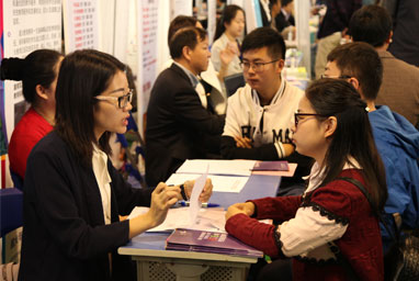 孝感市民營企業(yè)服務(wù)周專場招聘會落幕
